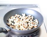 風味良くジューシー【きのこハンバーグ餃子作り方3写真
