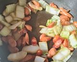 白菜とソーセージの醤油焼きそば作り方3写真
