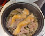 鮭舞茸ベーコンのバター醤油炊き込みご飯作り方3写真