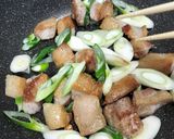 豚トロと長ネギのにんにく醤油炒め作り方4写真