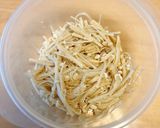レンジで簡単！ニラえのきのピリ辛ごま和え作り方4写真
