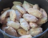 鶏の旨味が◎手羽中と大根の煮物作り方4写真