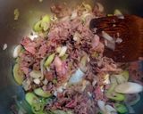 牛こまと長ネギと舞茸のトマトスープ作り方2写真