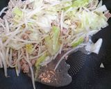 簡単夕食昼食ワンパンでキャベツ挽肉もやし焼きそば作り方5写真