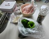 夏の夕飯！豚ひき肉とピーマンだけの肉詰め作り方1写真