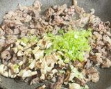 牛肉オイスター炒めの揚げ春雨レタス包み作り方5写真