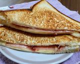イチゴジャムとハムチーのホットサンド🍓作り方5写真