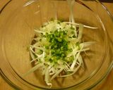 豚トロ焼くだけ♪白髪葱生姜ピリ辛だれかけ作り方1写真