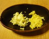 豚トロ焼くだけ♪白髪葱生姜ピリ辛だれかけ作り方2写真