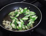 オクラとコンビーフの醤油スパゲティ　作り方1写真