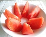 華やか飾り切り♪トマトの皮でバラの花作り方10写真