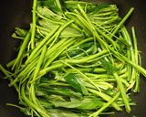 アンチョビで本場の味！空芯菜にんにく炒め作り方4写真