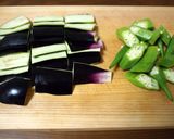 茄子の皮とオクラのきんぴら作り方1写真
