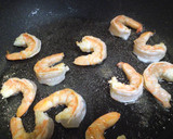 豆苗とエビと卵の炒め物～☆作り方2写真