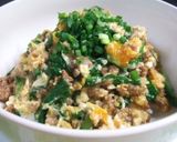 簡単・節約・「ひき肉のニラ玉丼」作り方8写真