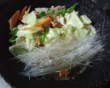 炒めながらもどす【はるさめの野菜炒め】作り方3写真