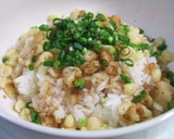 お手軽・簡単【卵とチーズと揚げ玉丼】作り方6写真