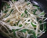 電子レンジで★鶏むね肉のピリ辛キムチ和え作り方7写真