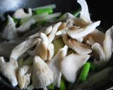キノコとアスパラのじゃがバタ炒め作り方4写真