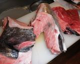 まぐろのカマで、大トロづくし作り方1写真