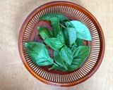 家でタイ料理 ガパオ(鶏挽肉バジル炒め)作り方1写真