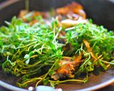 豆苗と舞茸とお揚げの炒め物作り方4写真
