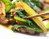 豚バラ肉とセロリのハチミツ生姜炒め。作り方9写真