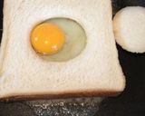 朝から楽しい♬目玉焼きトースト♬作り方2写真