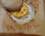 朝から楽しい♬目玉焼きトースト♬作り方3写真