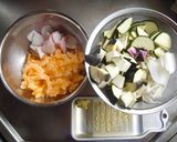 夏野菜とかまぼこの甘味噌炒め作り方2写真
