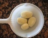 丸ごと野菜とソーセージのトマトポトフ作り方1写真