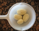 丸ごと野菜とソーセージのトマトポトフ作り方1写真