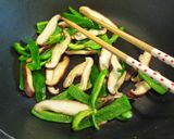 イカが美味しくする、ピーマンと椎茸炒め作り方3写真