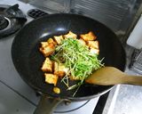 豆苗と厚揚げの豆板醤炒め作り方10写真