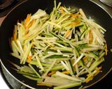 棒棒鶏の材料を使って炒め棒棒鶏丼作り方4写真