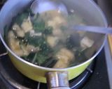 空芯菜＋わかめ＋油揚げのお味噌汁作り方3写真
