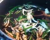 照り焼きチキン☆シメジ☆ニラ玉丼作り方2写真