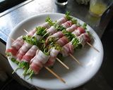 素敵な発想、豆苗の豚バラ肉巻き作り方4写真
