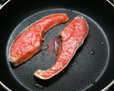 鶏白だしで旨コク☆鮭と小松菜のクリーム煮作り方2写真