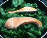 鶏白だしで旨コク☆鮭と小松菜のクリーム煮作り方3写真