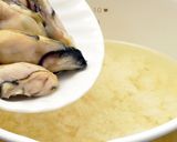 韓国料理ーカキと舞茸のお粥作り方1写真