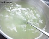 ぷるんっ片栗粉わらびもち☆*黄粉レーズン作り方2写真