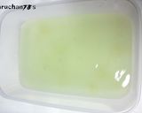 ぷるんっ片栗粉わらびもち☆*黄粉レーズン作り方3写真