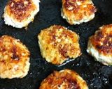 混ぜて焼くだけ♪簡単つくねハンバーグ☆作り方5写真