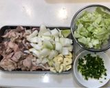 【居酒屋メニュー】ホルモン野菜辛味炒め作り方2写真