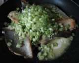 時短・簡単♪生鮭のバターポン酢煮作り方3写真