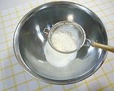 苺のクラフティ❤ 混ぜて焼くだけ新食感♪作り方3写真
