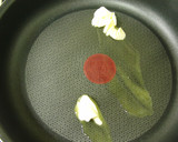 簡単！長いもと玉ねぎの塩昆布バター炒め作り方1写真