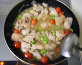 彩りと食感豊か★鶏肉と枝豆の煮込み作り方8写真