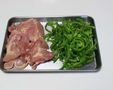 鶏肉とピーマンの照り焼きペッパーどん作り方1写真